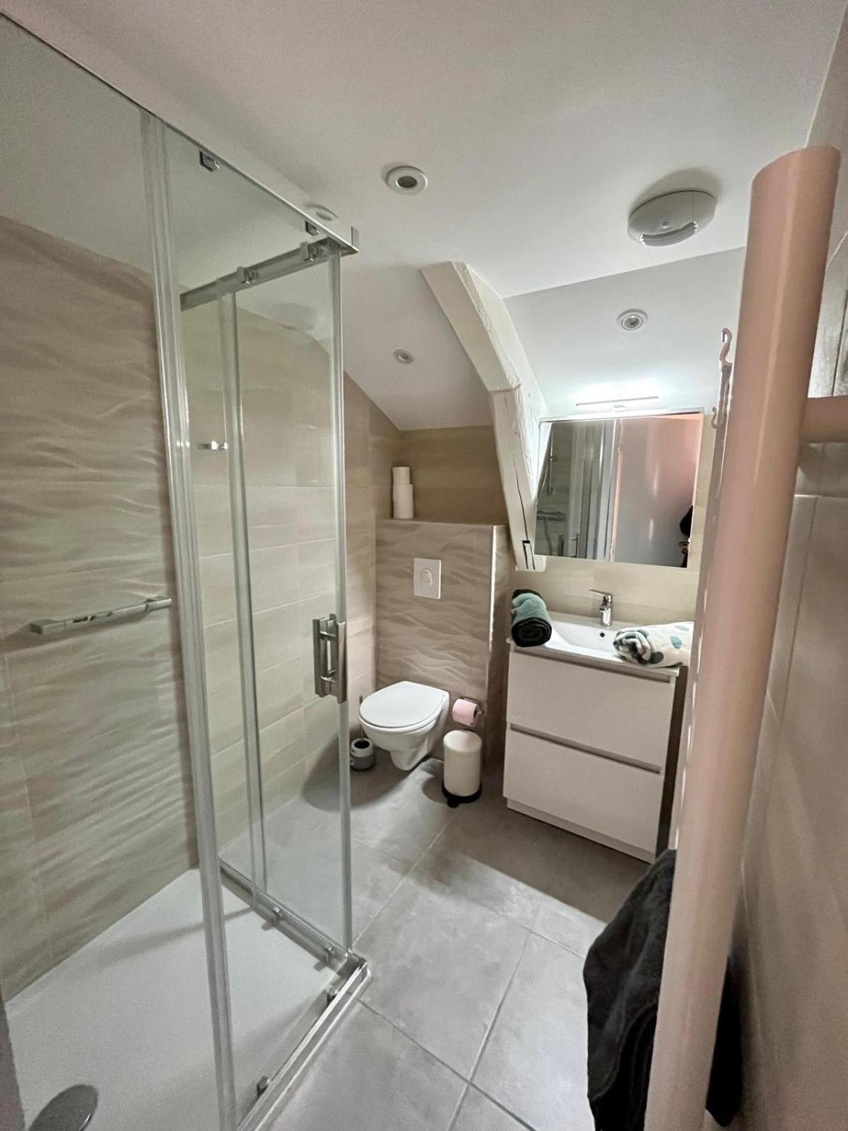 Maison Des Fleurs Apartment La Terrasse  ภายนอก รูปภาพ